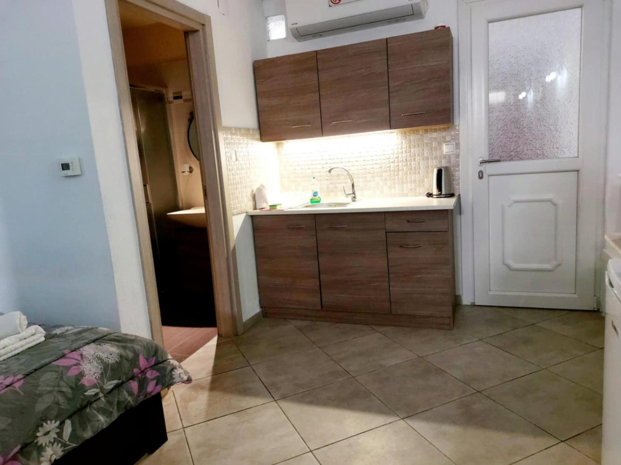 Maria'S Cozy Basement Studio ! Волос Екстер'єр фото